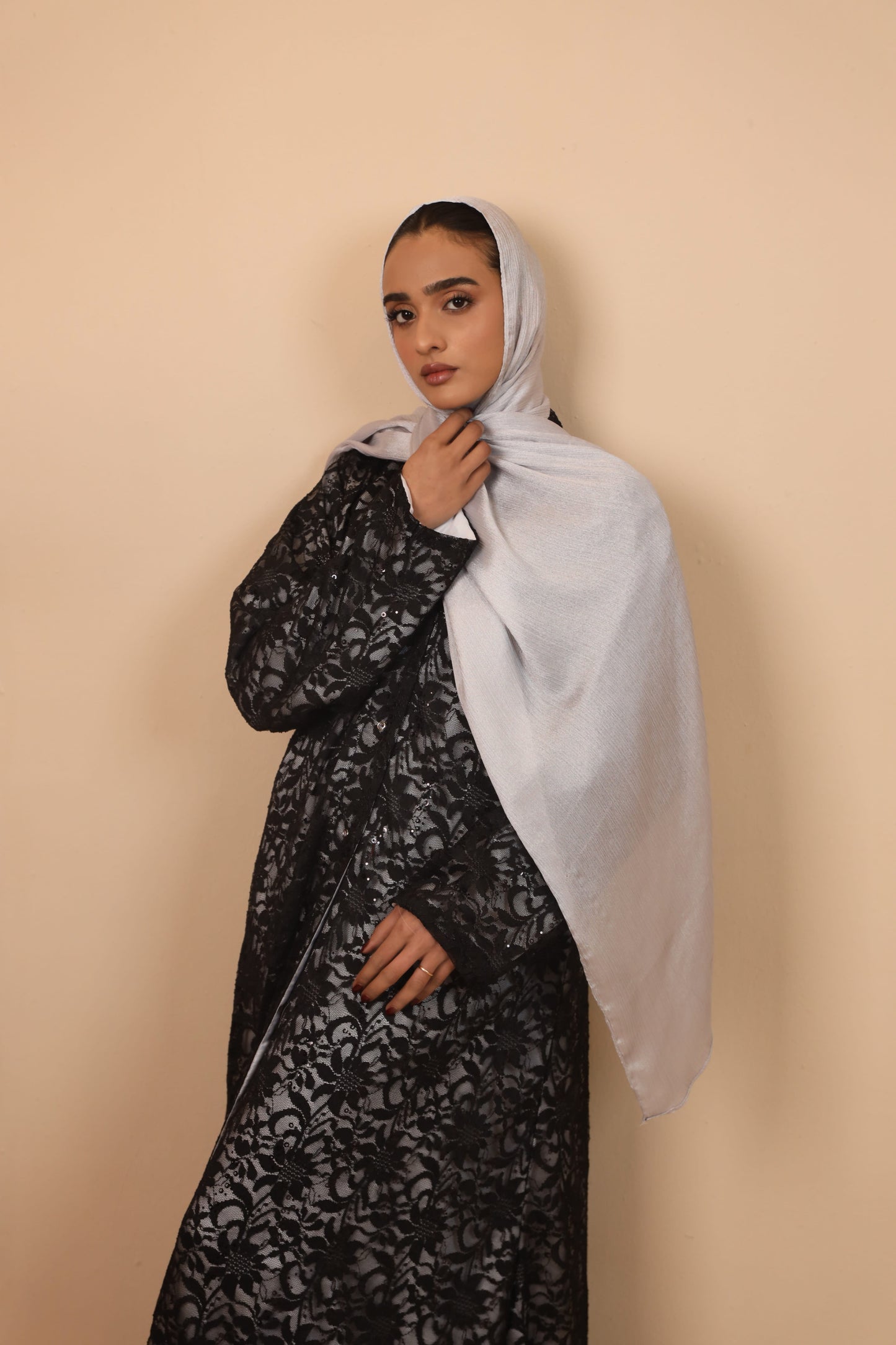 Classic lace abaya