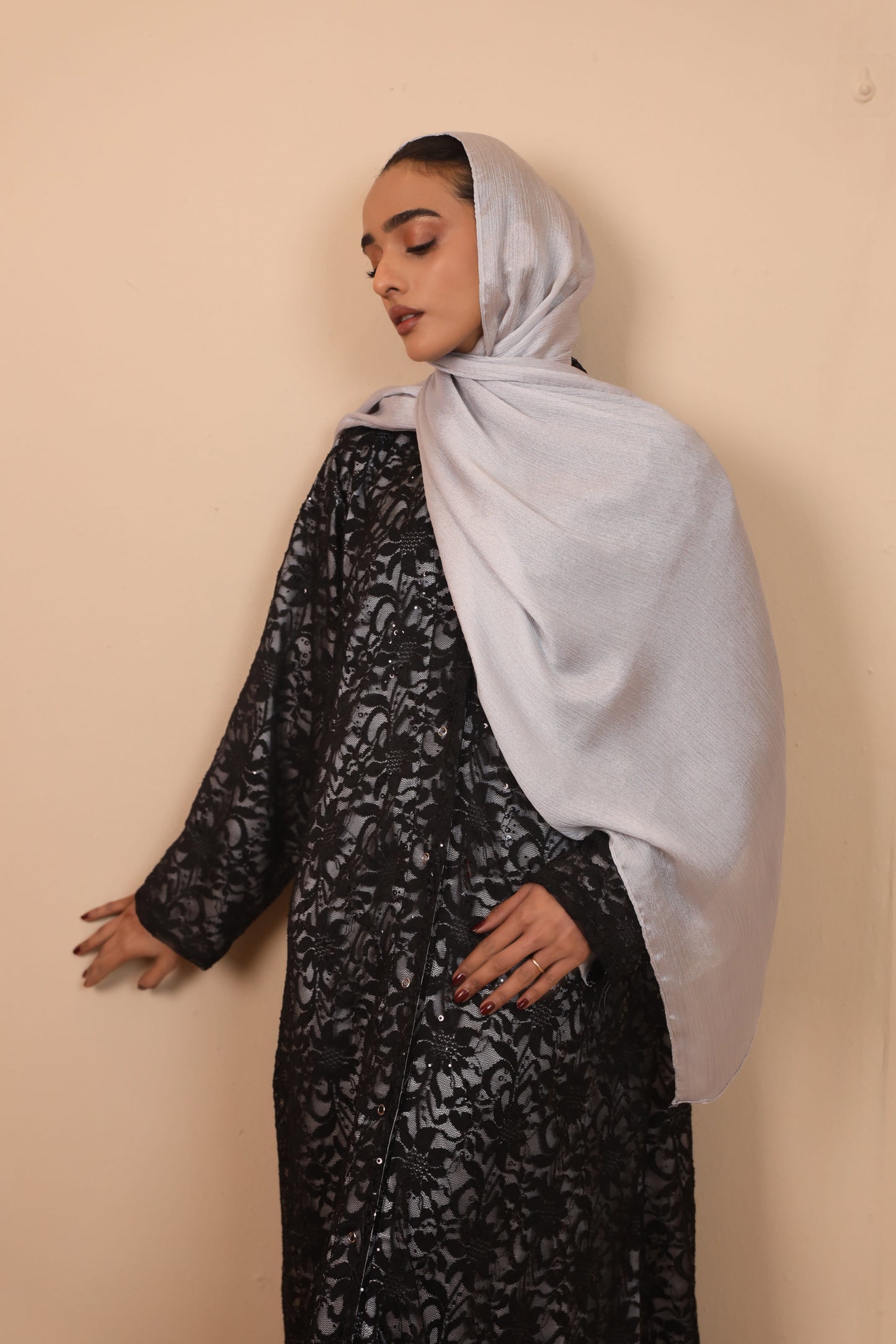 Classic lace abaya